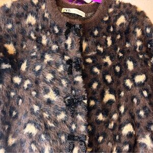 Zara women fuzzi animal print